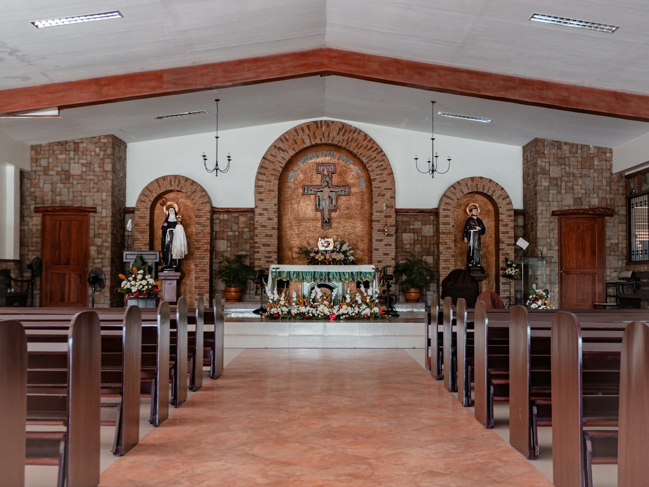 HOUSES OF WORSHIP sound-system setting